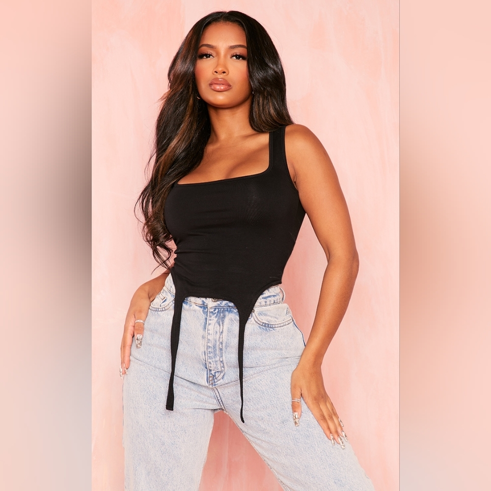 PrettyLittlething Shape Black Cotton Curved Hem Suspender Detail Crop